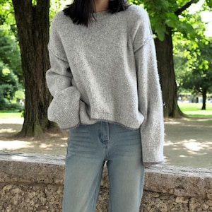 Wool Knit Irregular Hem Sweater: Women’s Cozy Retro Pullover for Autumn Winter Layering